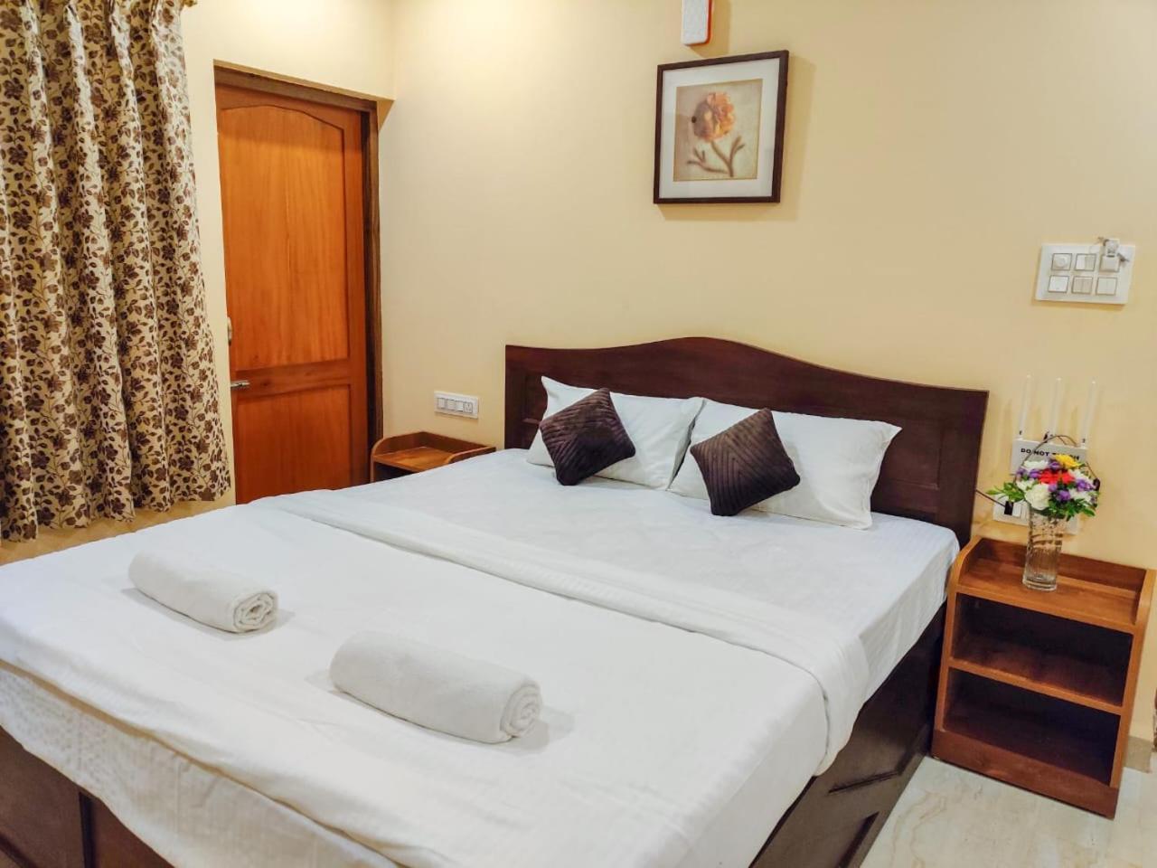 Ena Holiday Inn Calangute Zewnętrze zdjęcie