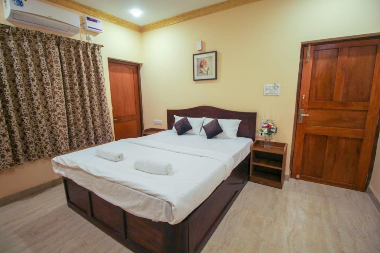 Ena Holiday Inn Calangute Zewnętrze zdjęcie