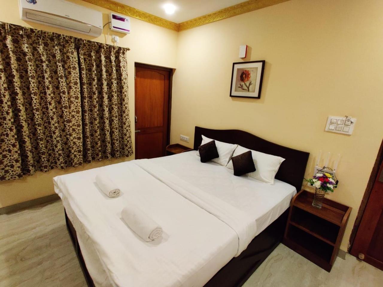 Ena Holiday Inn Calangute Zewnętrze zdjęcie